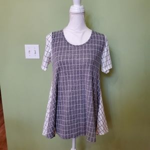 Lularoe xxs short sleeve top. Gray and white.
